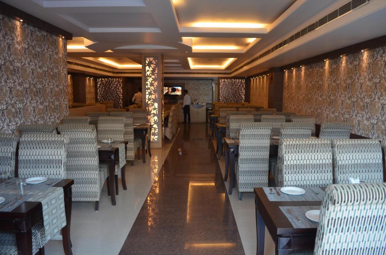 Puja Residency Hotel Varanasi Bagian luar foto