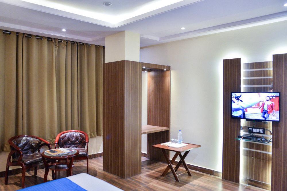 Puja Residency Hotel Varanasi Bagian luar foto