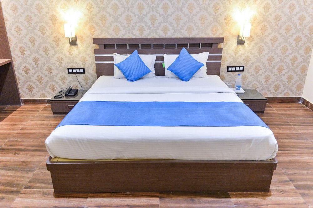 Puja Residency Hotel Varanasi Bagian luar foto
