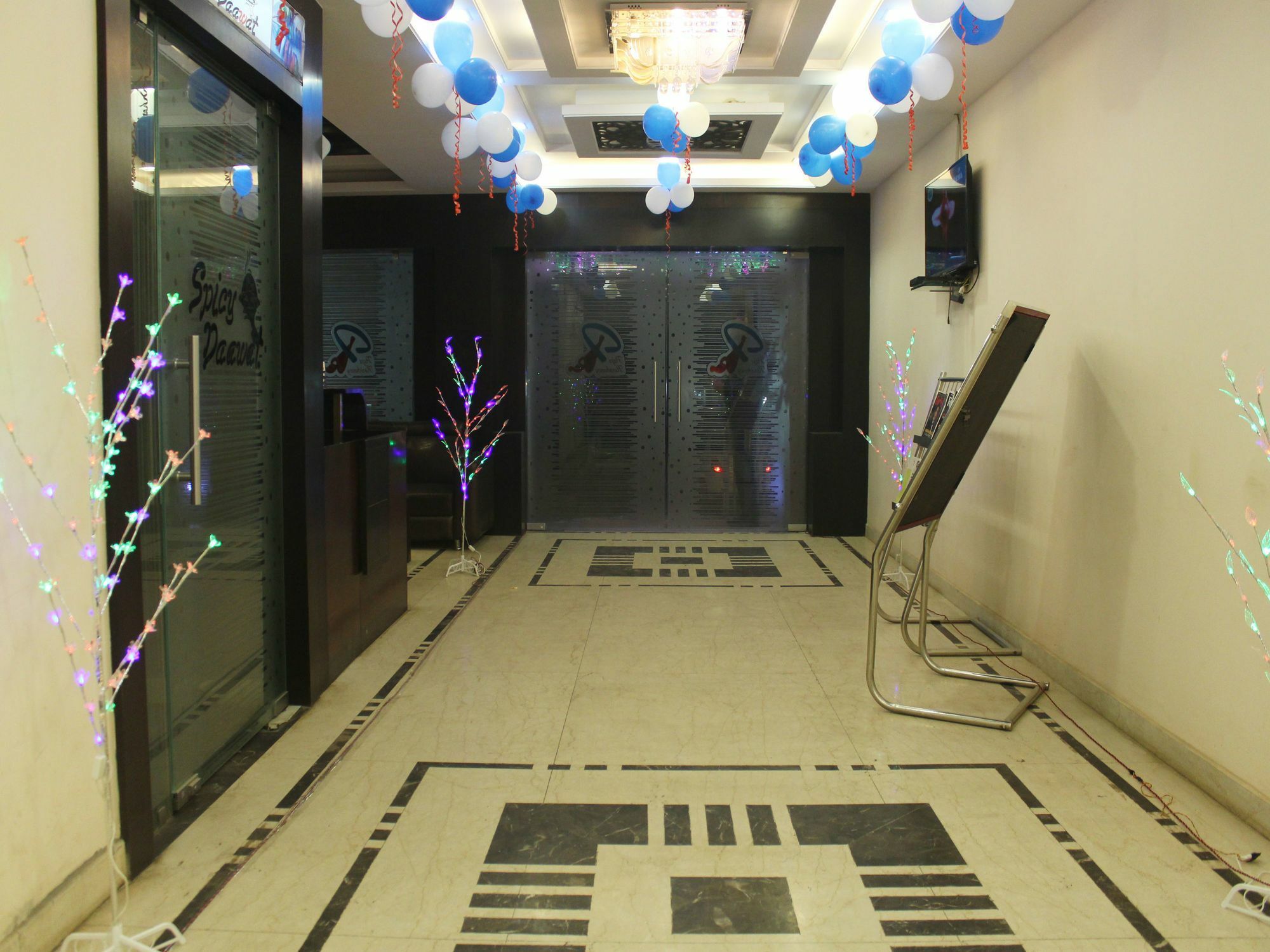 Puja Residency Hotel Varanasi Bagian luar foto