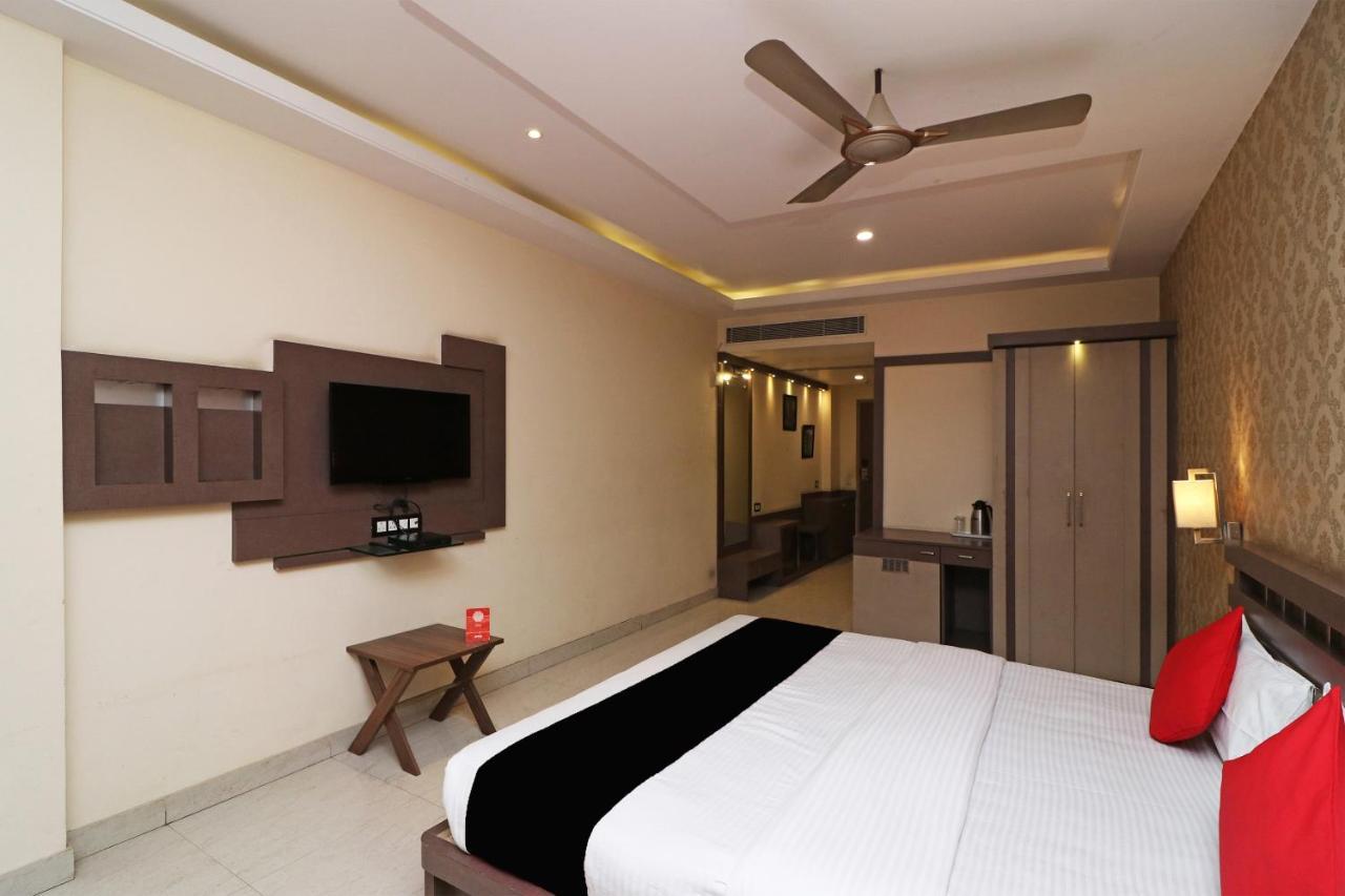 Puja Residency Hotel Varanasi Bagian luar foto